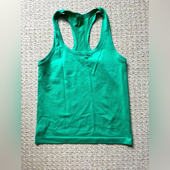 Lululemon Swiftly Tech Racer Back Tank Top 2.0. Race Length size 4 - Picture 3 of 5